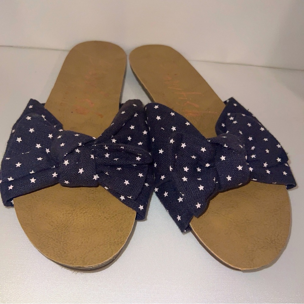 🌟 Blowfish Malibu Star Print Bow Sandals - Size 9 🌟